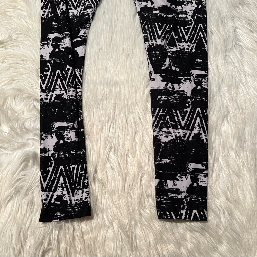 No Boundaries Leggings Black White Geo Print M 7-9 - Picture 5 of 8